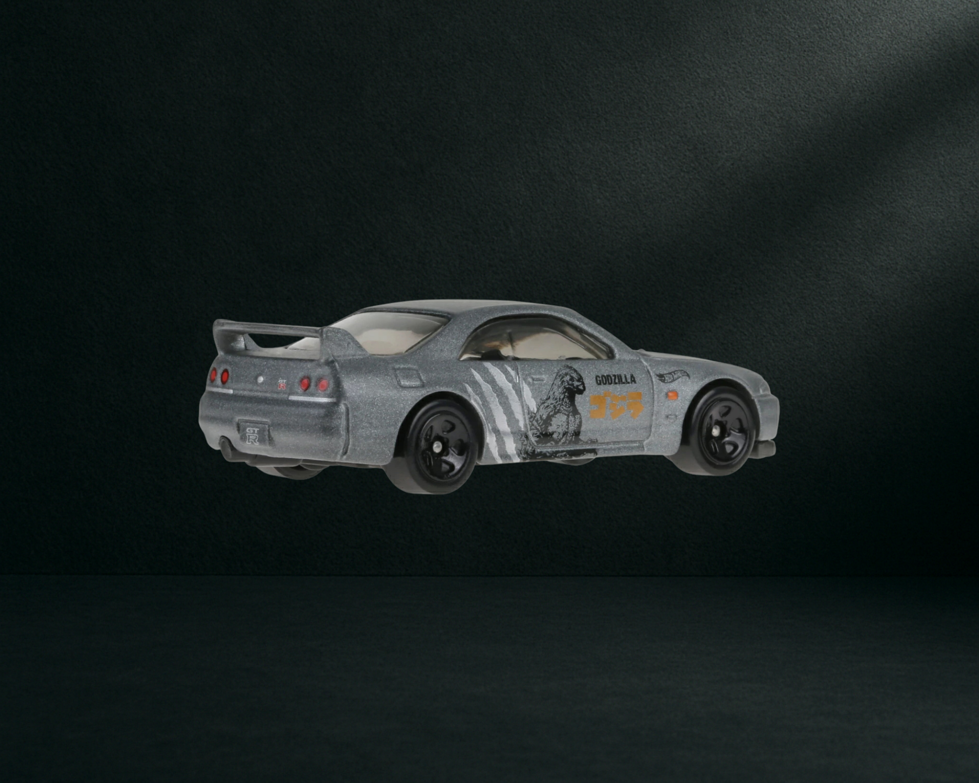 Hot Wheels Basic Car Nissan Skyline GT-R (BCNR33)
