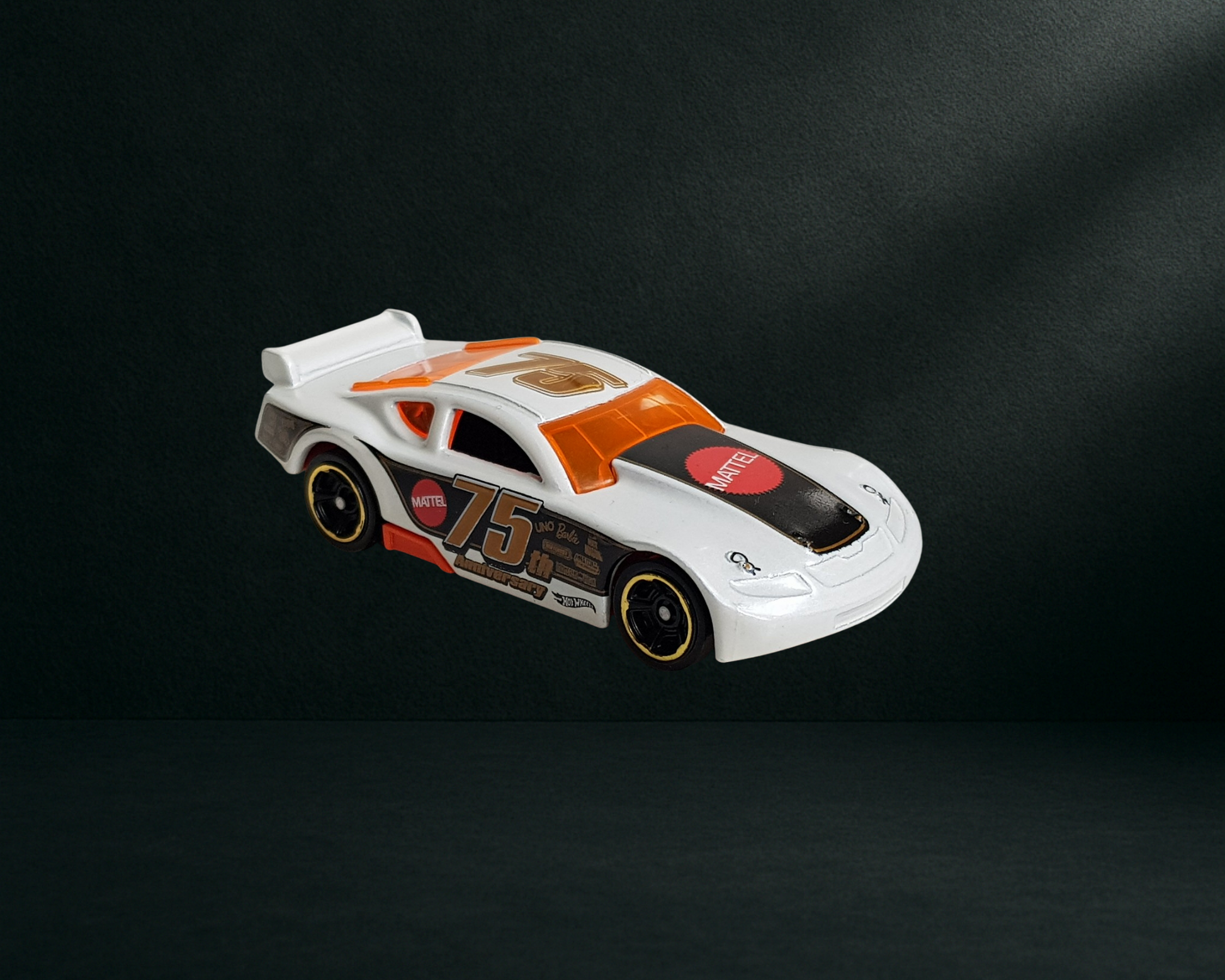 Hot Wheels Circle Tracker (White)